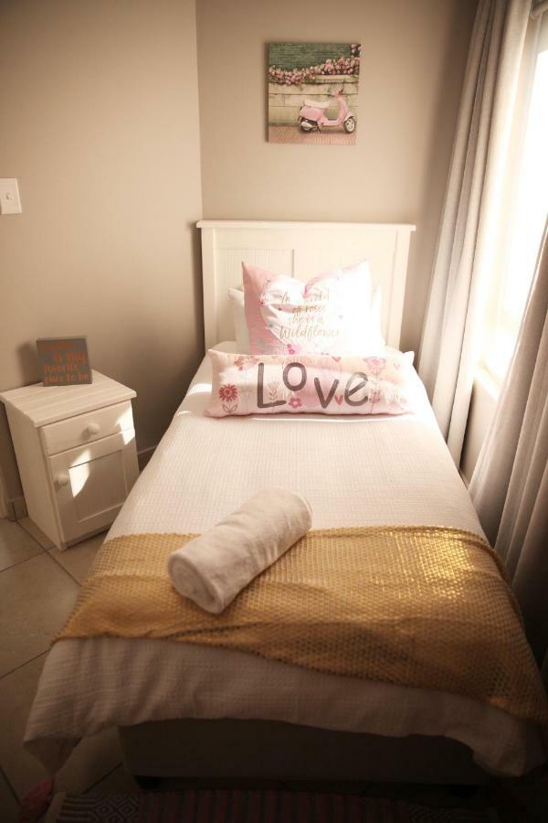 Mari-Amor Self-Catering Apartments 모젤베이 외부 사진