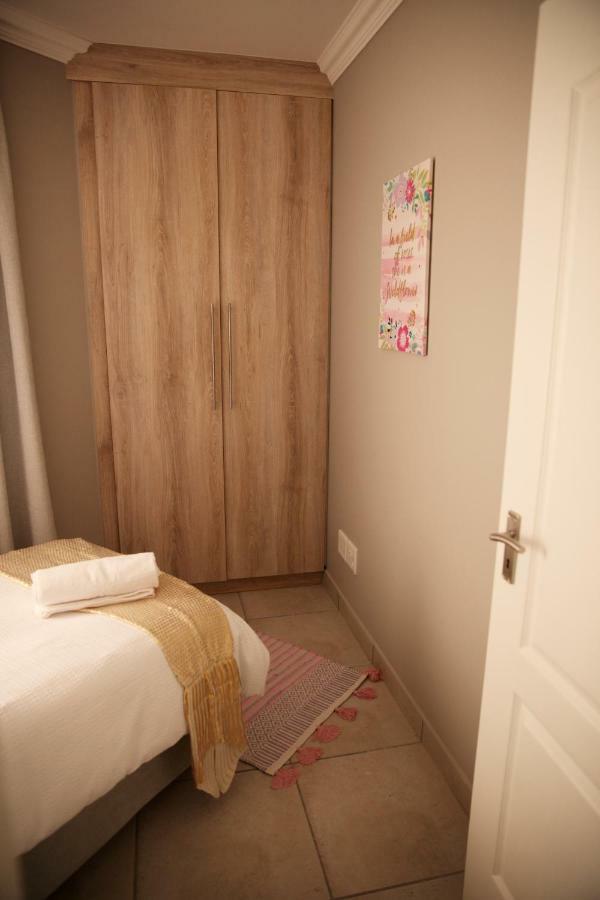 Mari-Amor Self-Catering Apartments 모젤베이 외부 사진
